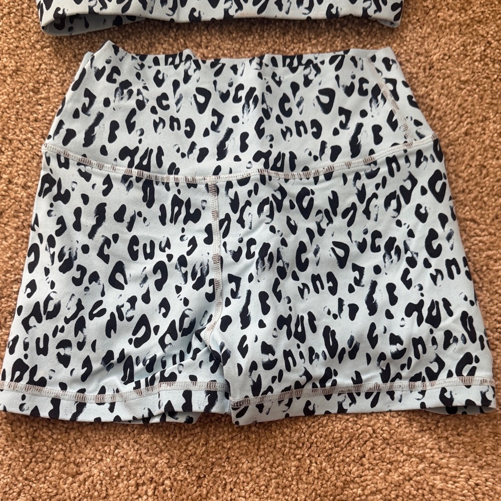 Leopard Print Sports Bra and Shorts Set - Black and Blue - Picture 2 of 4